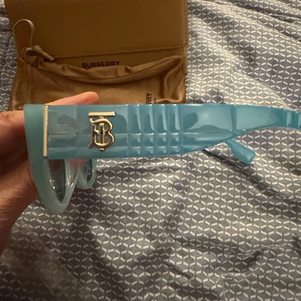 Burberry Sunglasses - Brand New in Box. - Picture 6 of 13